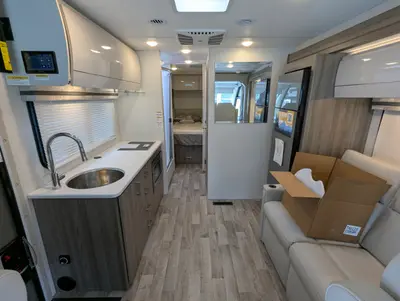 2026 Thor Motor Coach Axis 26.1 photo 9