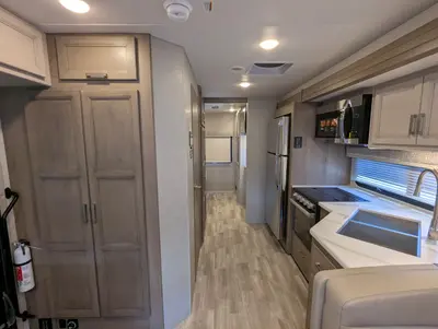2026 Thor Motor Coach Omni Trail X32 photo 13