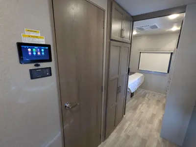 2026 Thor Motor Coach Omni Trail X32 photo 16