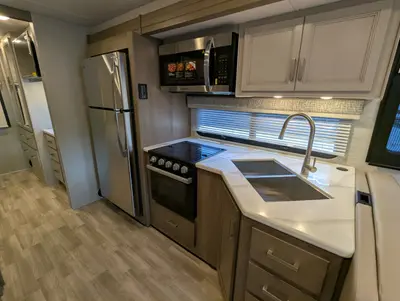 2026 Thor Motor Coach Omni Trail X32 photo 14