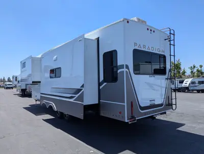 2025 Alliance RV Paradigm 340RL photo 5