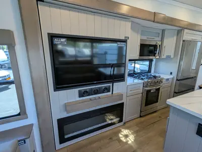 2025 Alliance RV Paradigm 340RL photo 26