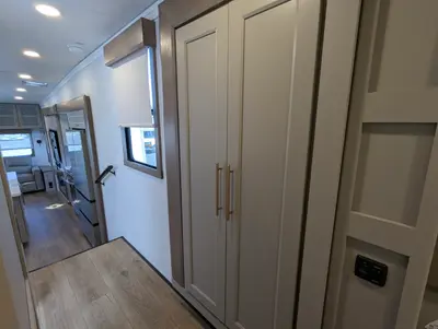 2025 Alliance RV Paradigm 340RL photo 12