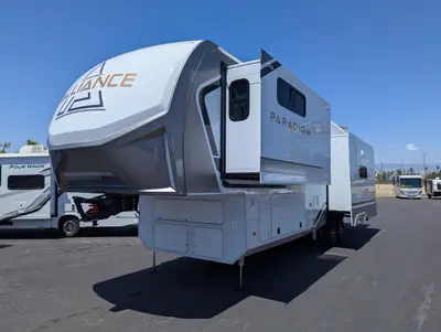 2025 Alliance RV Paradigm 340RL photo 4