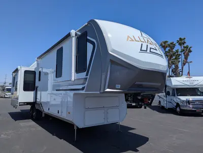 New 2025 Alliance RV Paradigm 340RL