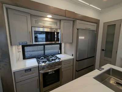 2025 Alliance RV Paradigm 375RD photo 26
