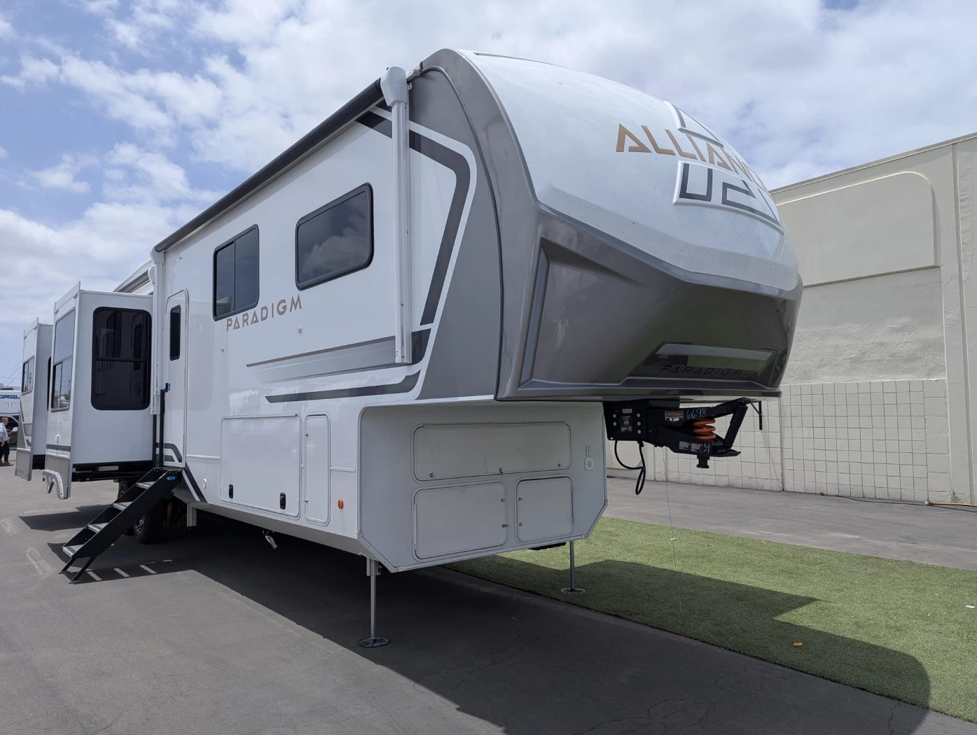 2025 Alliance RV Paradigm 375RD exterior