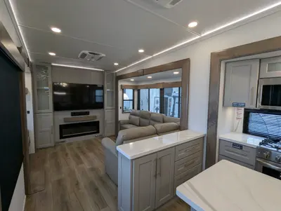 2025 Alliance RV Paradigm 375RD photo 29