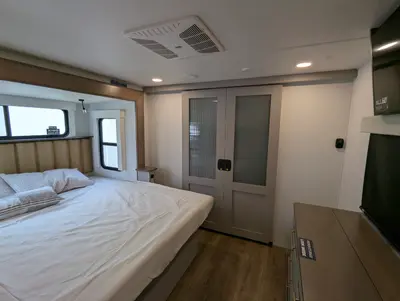 2025 Alliance RV Paradigm 375RD photo 10