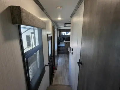 2020 Heartland Bighorn BH 3985 RRD photo 16