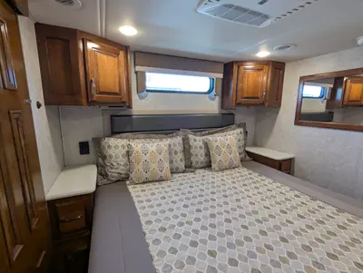 2019 Renegade RV Veracruz 35FWS photo 18