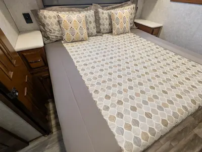 2019 Renegade RV Veracruz 35FWS photo 19