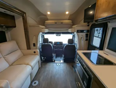 2020 Tiffin Wayfarer 24 TW photo 32