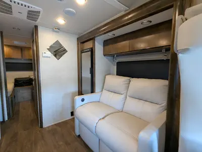 2020 Tiffin Wayfarer 24 TW photo 11