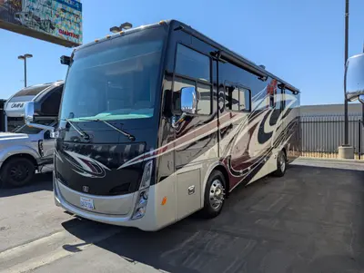 2018 Tiffin Allegro Breeze 31 BR photo 4