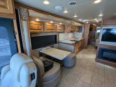 2018 Tiffin Allegro Breeze 31 BR photo 12