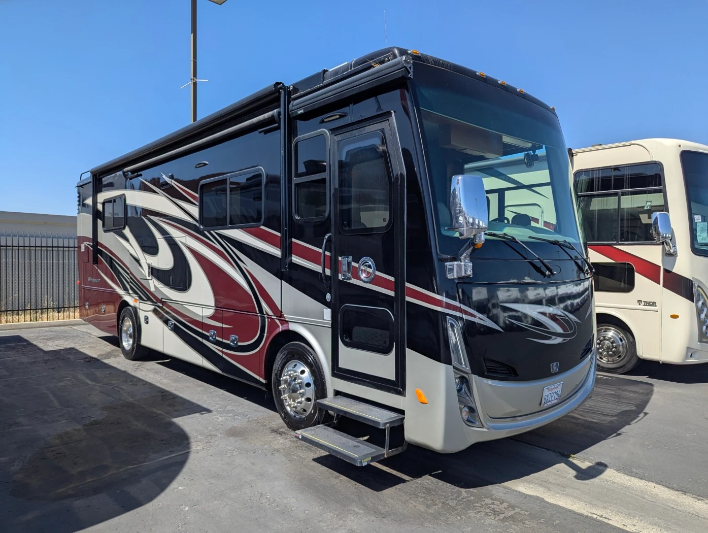2018 Tiffin Allegro Breeze 31 BR exterior