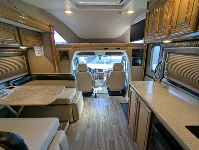 2018 Thor Motor Coach Synergy SD24 photo 26
