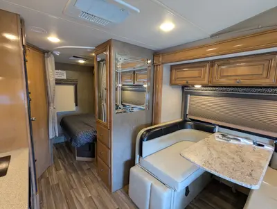 2018 Thor Motor Coach Synergy SD24 photo 12