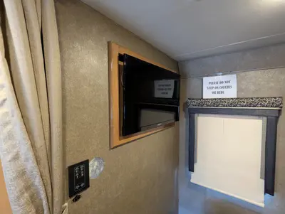 2018 Thor Motor Coach Synergy SD24 photo 21