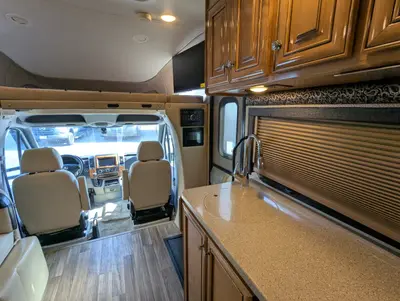 2018 Thor Motor Coach Synergy SD24 photo 28