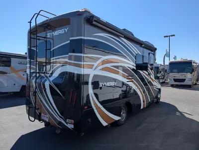 2018 Thor Motor Coach Synergy SD24 photo 6
