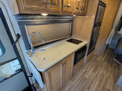 2018 Thor Motor Coach Synergy SD24 photo 15