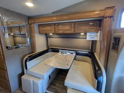 2018 Thor Motor Coach Synergy SD24 photo 11