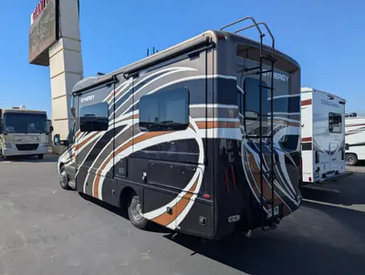 2018 Thor Motor Coach Synergy SD24 photo 5