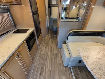 2018 Thor Motor Coach Synergy SD24 photo 14