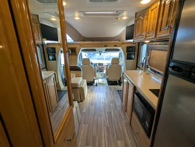 2018 Thor Motor Coach Synergy SD24 photo 25