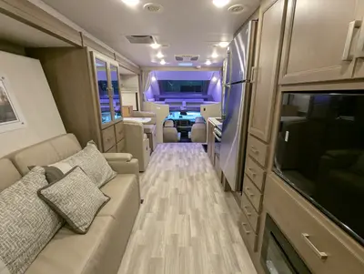 2026 Thor Motor Coach Omni Trail S29 photo 27