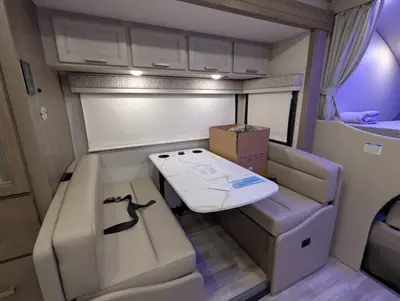 2026 Thor Motor Coach Omni Trail S29 photo 21