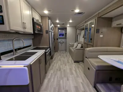 2026 Thor Motor Coach Omni Trail S29 photo 14