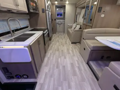 2026 Thor Motor Coach Omni Trail S29 photo 15