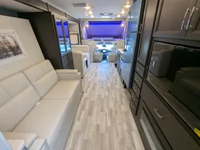 2026 Thor Motor Coach Omni Trail S29 photo 30