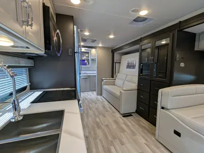2026 Thor Motor Coach Omni Trail S29 photo 13