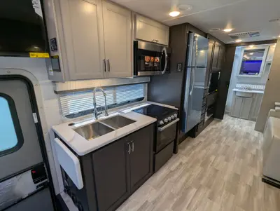 2026 Thor Motor Coach Omni Trail S29 photo 15