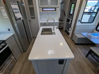 2026 Alliance RV Avenue 39MBR photo 32