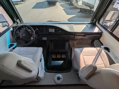 2026 Fleetwood Flair 29M photo 12