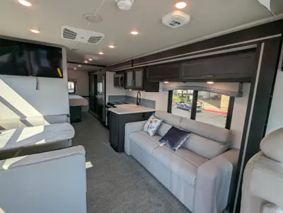 2026 Fleetwood Flair 29M photo 14
