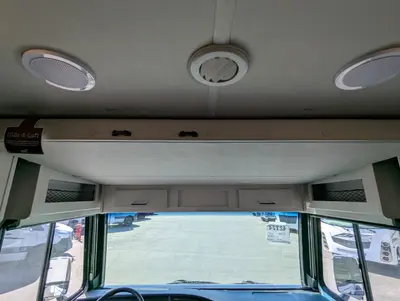 2026 Fleetwood Flair 29M photo 13