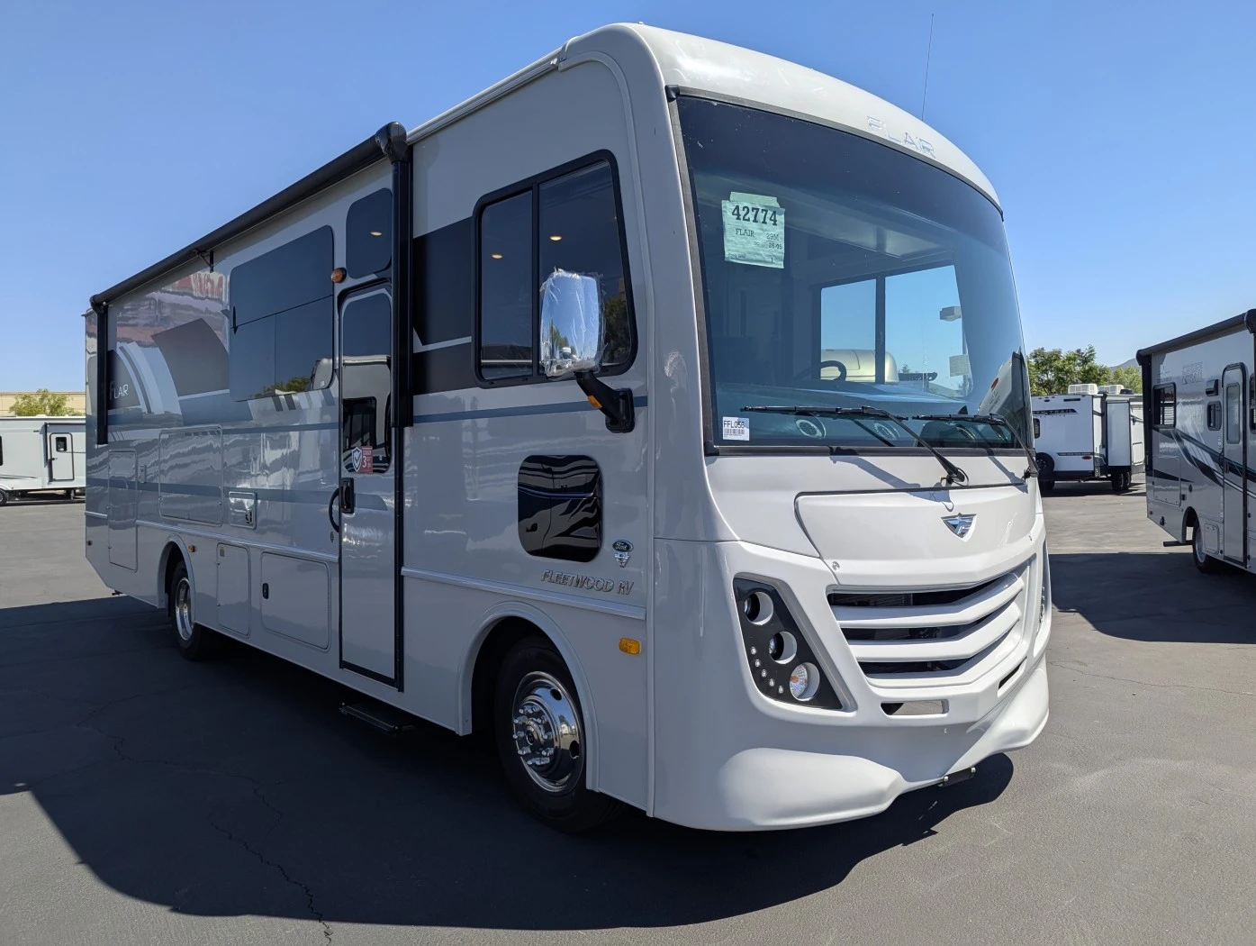 2026 Fleetwood Flair 29M exterior