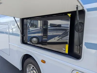 2026 Fleetwood Flair 29M photo 8