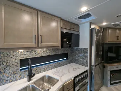 2026 Fleetwood Bounder 35K photo 18