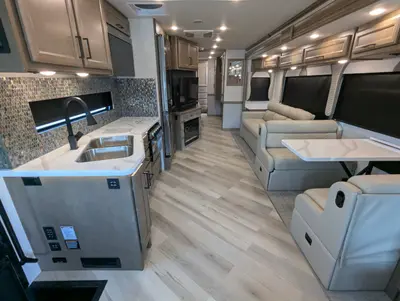 2026 Fleetwood Bounder 35K photo 15