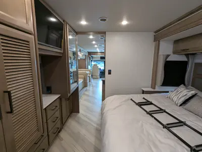 2026 Fleetwood Bounder 35K photo 33