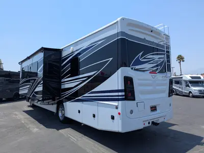 2026 Fleetwood Bounder 35K photo 5