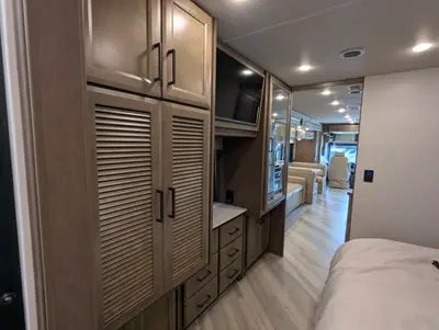 2026 Fleetwood Bounder 35K photo 32