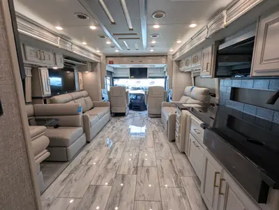 2026 Fleetwood Discovery LXE 40M photo 46